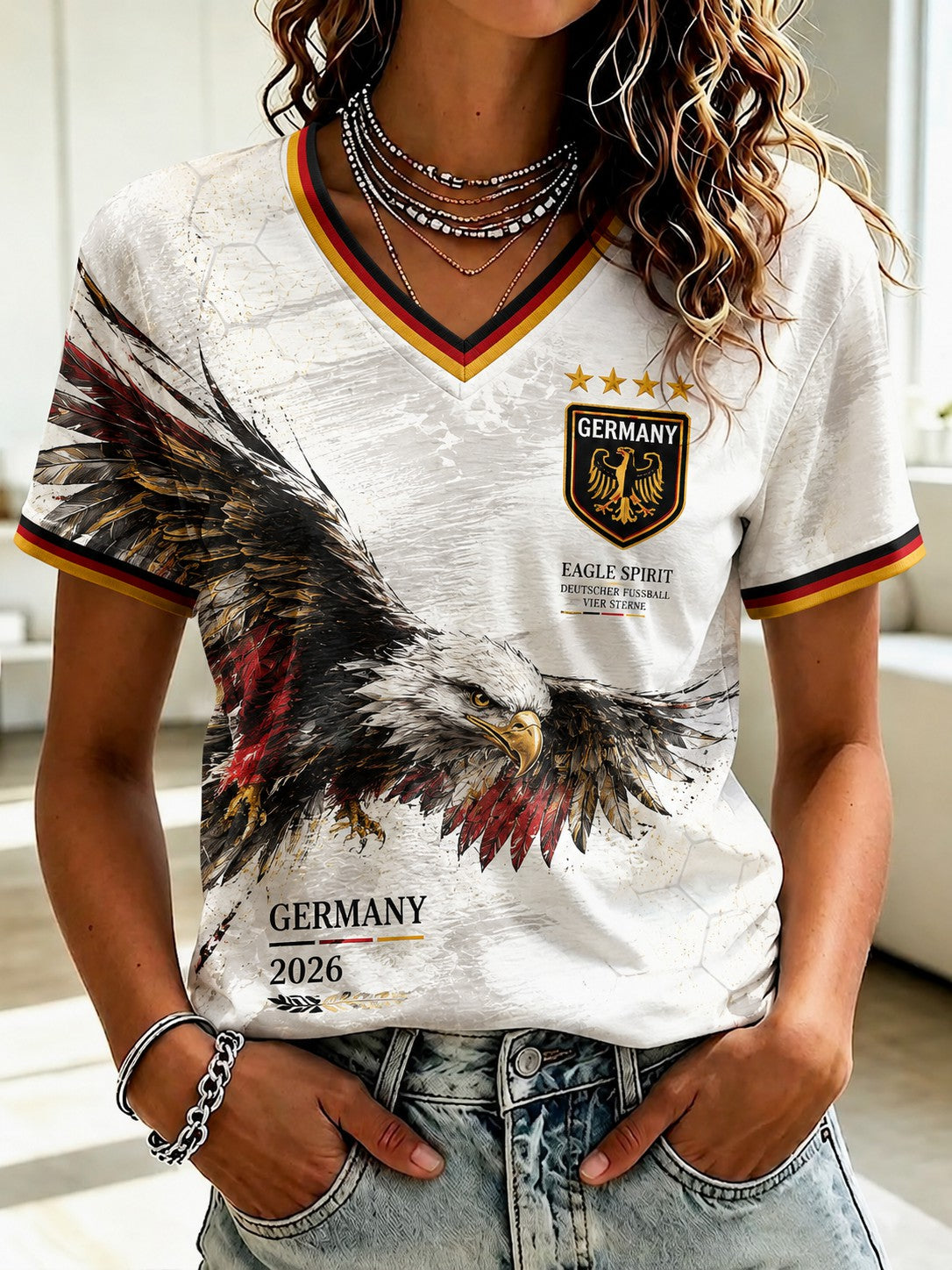 Damen-T-Shirt mit V-Ausschnitt und Fußball-Print, Deutschland