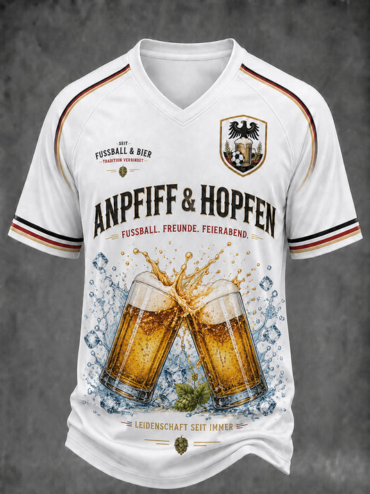 Herren-T-Shirt mit Grafik, V-Ausschnitt, deutscher Fußball und Bier-Grüße