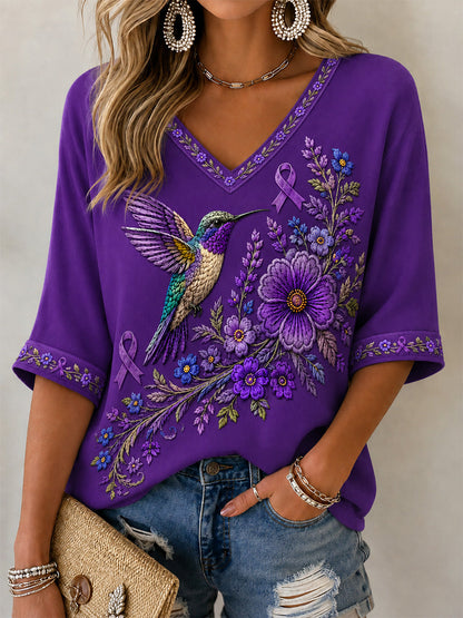 Damen-T-Shirt mit violetter Blumen- und Kolibri-Print-Aufschrift zur Sensibilisierung für Alzheimer, V-Ausschnitt
